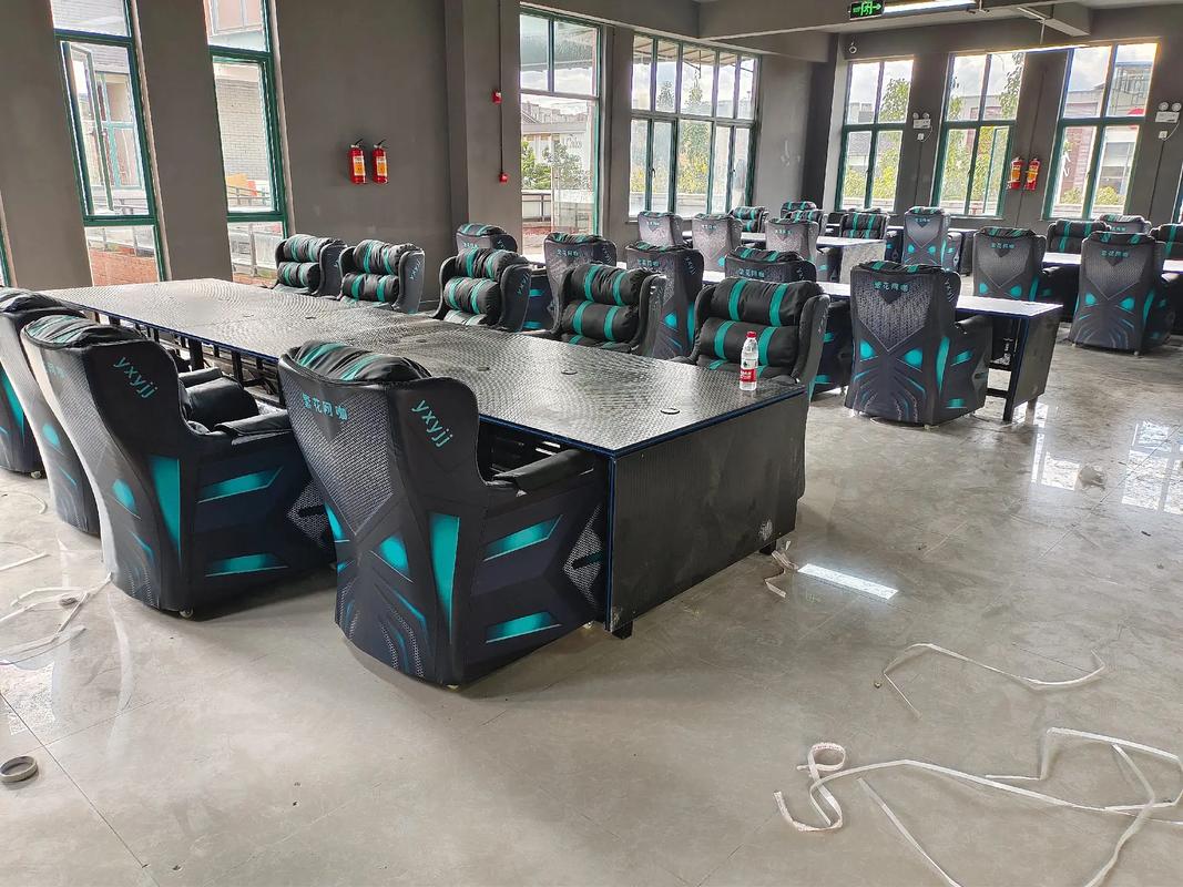 专业生产厂家源头直供 网咖沙发、桌子、桌面机箱与网吧家具全解析