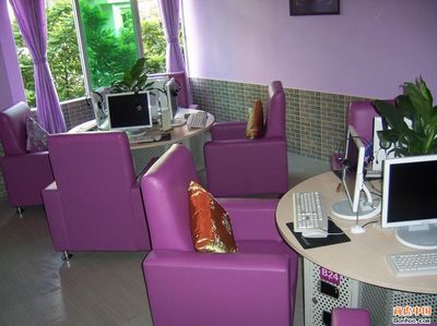 三思网吧家具厂 专业供应网吧沙发与网吧桌，打造舒适高效的网吧环境